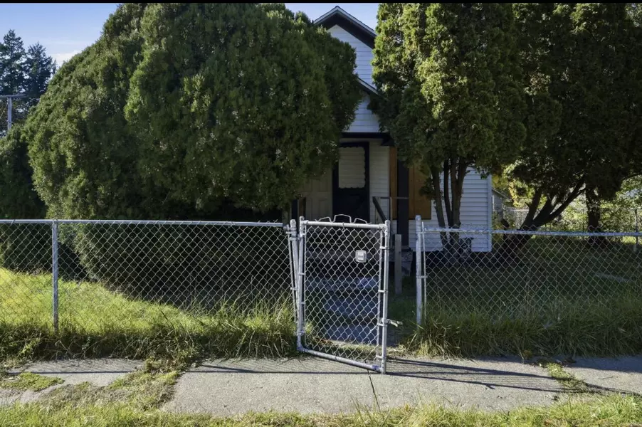 1096 Pearl Street, Benton Harbor, MI 49022