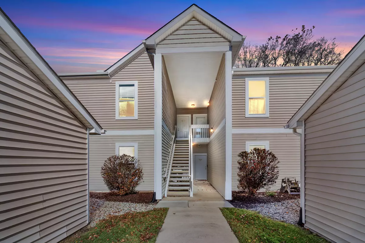 Ypsilanti, MI 48198,8183 Autumn Woods Trail