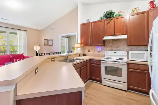 Ypsilanti, MI 48198,8183 Autumn Woods Trail