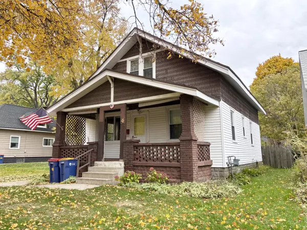 4 Elmwood NW Street, Grand Rapids, MI 49505