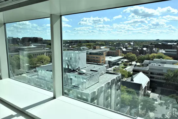 Ann Arbor, MI 48104,555 E William Street #14C