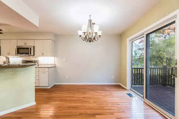 Ann Arbor, MI 48104,2434 Mulberry Court