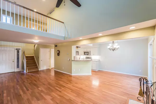 Ann Arbor, MI 48104,2434 Mulberry Court