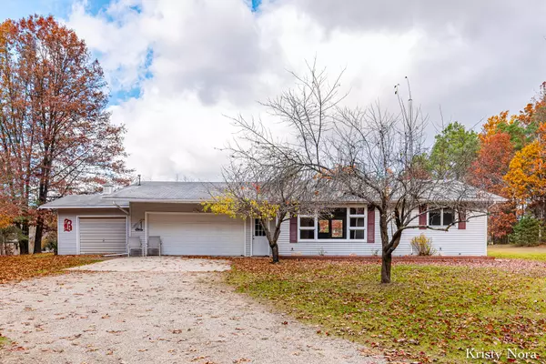 11026 W Sidney Road, Gowen, MI 49326