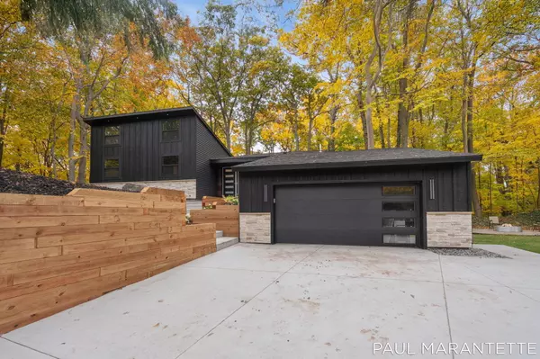 West Olive, MI 49460,9421 Lakeview Court