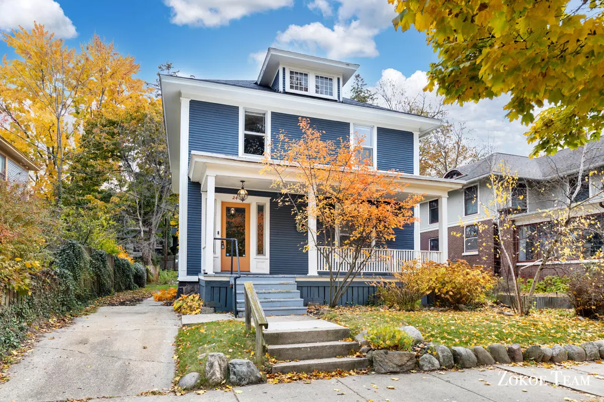 Grand Rapids, MI 49506,240 Calkins SE Avenue