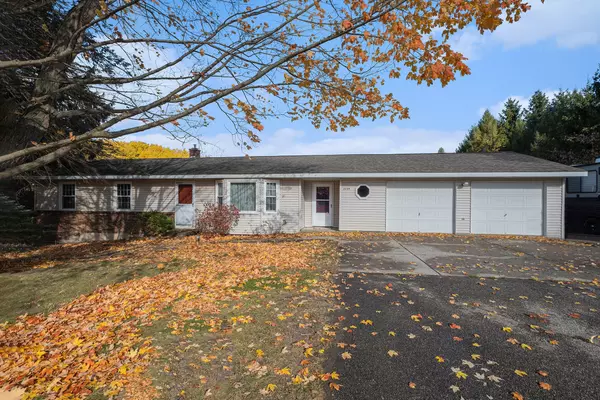 2235 13 Mile NE Road, Rockford, MI 49341