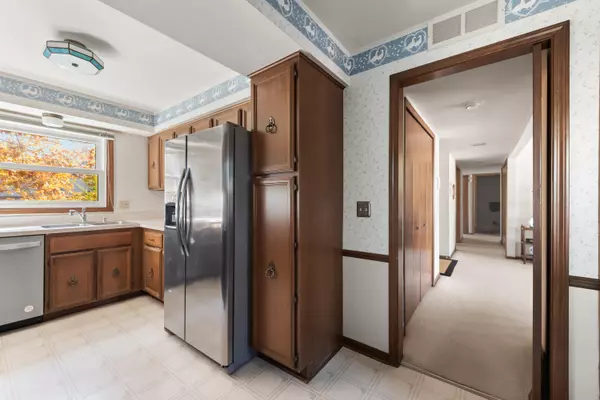 West Bloomfield, MI 48322,6222 Pepper Hill Street