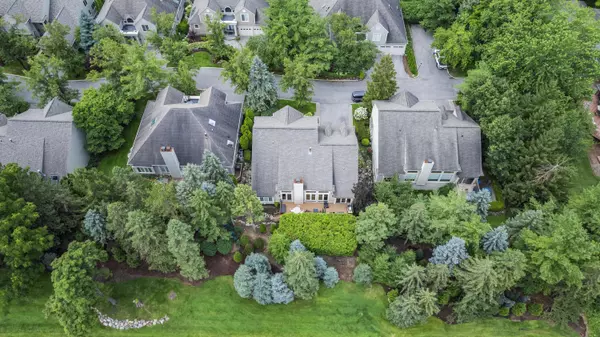 Bloomfield Hills, MI 48304,33 Boulder Lane