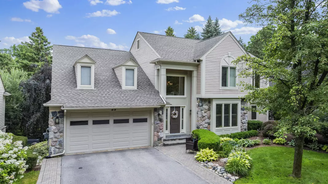 33 Boulder Lane, Bloomfield Hills, MI 48304