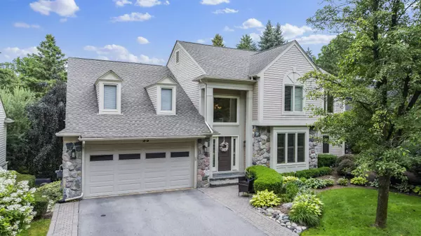 33 Boulder Lane, Bloomfield Hills, MI 48304