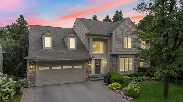 Bloomfield Hills, MI 48304,33 Boulder Lane