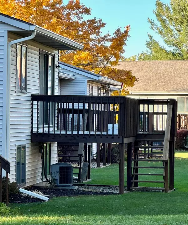 Holland, MI 49423,867 Creekridge Drive