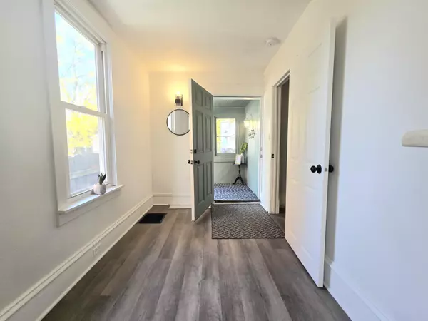 Grand Rapids, MI 49503,114 Barnett NE Street