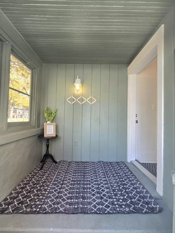 Grand Rapids, MI 49503,114 Barnett NE Street