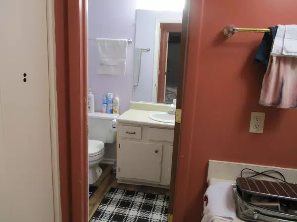 Kalamazoo, MI 49009,2376 Strathmore Street