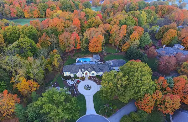 6029 Hillsborough SW Court, Grandville, MI 49418