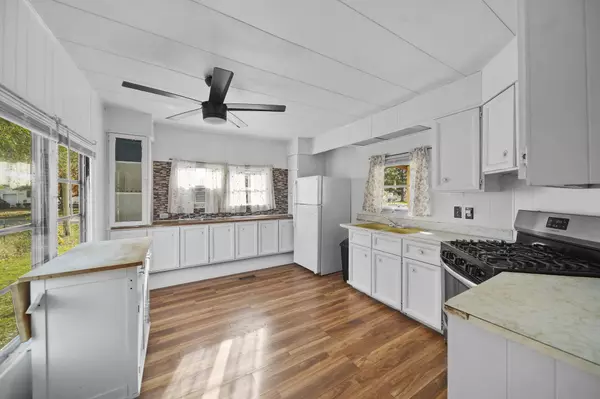 Jackson, MI 49201,9260 Charmin Place