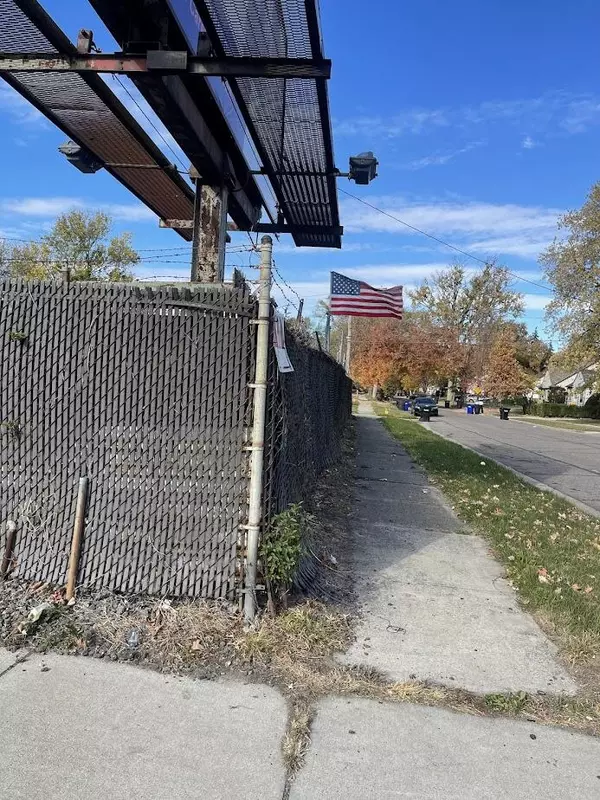 22512 W Warren Avenue, Redford, MI 48239