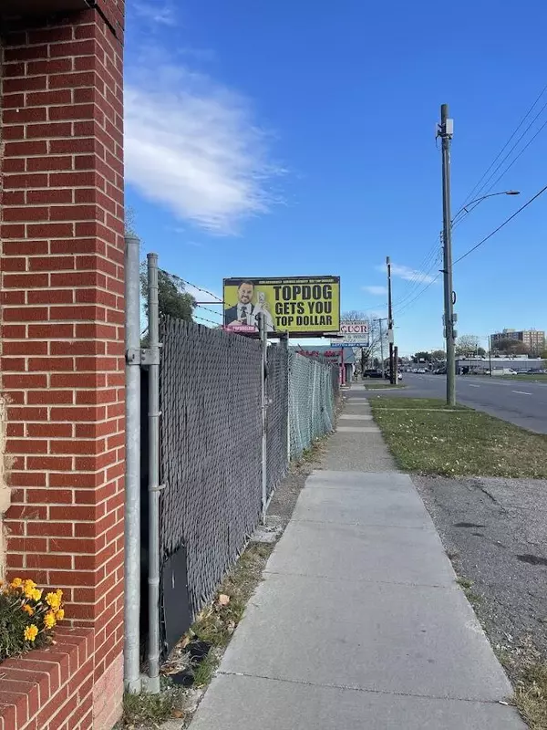 Redford, MI 48239,22512 W Warren Avenue