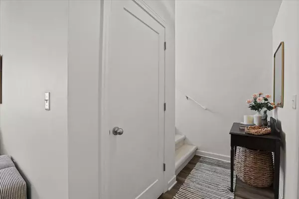 Royal Oak, MI 48067,1220 Diamond Court #E