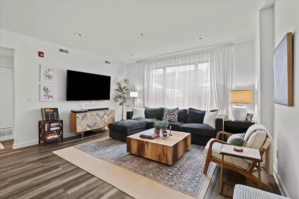 Royal Oak, MI 48067,1220 Diamond Court #E