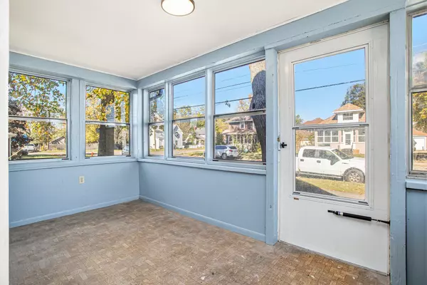 Jackson, MI 49202,127 W Argyle Street