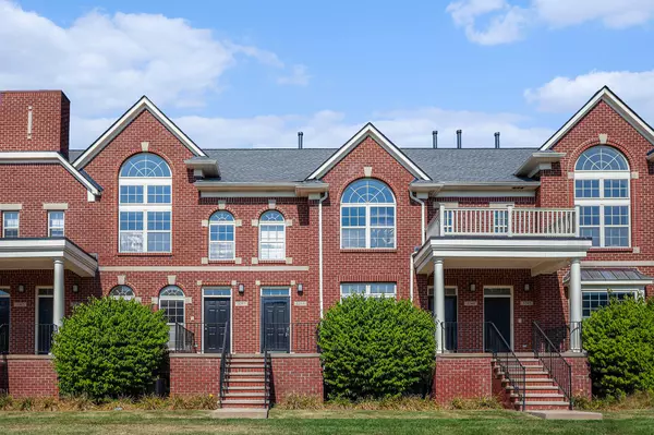 3253 Newbury Place Place, Troy, MI 48084