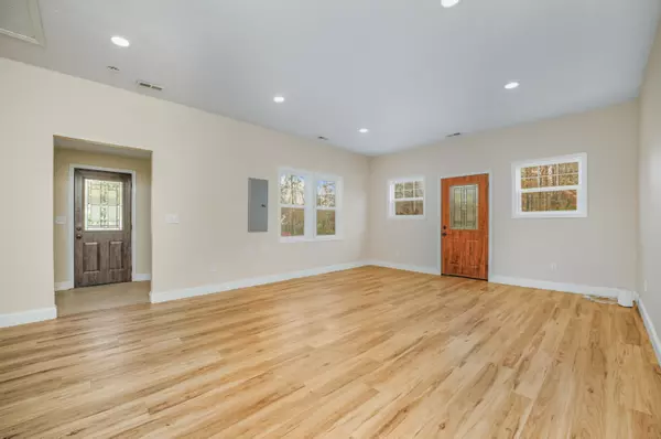 Bangor, MI 49013,14 S Walnut Street