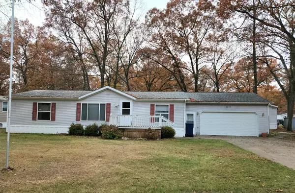 2379 Lincoln Park Lane, Muskegon, MI 49442