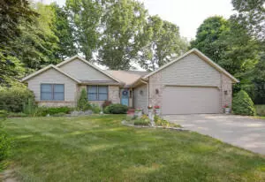 32890 Robin Road, Paw Paw, MI 49079