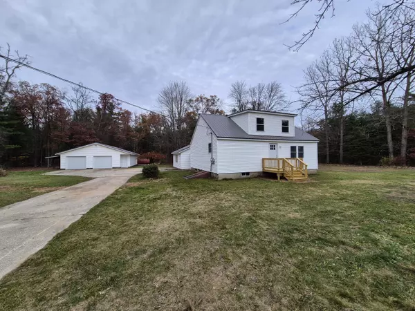 4275 E 8th Street, White Cloud, MI 49349