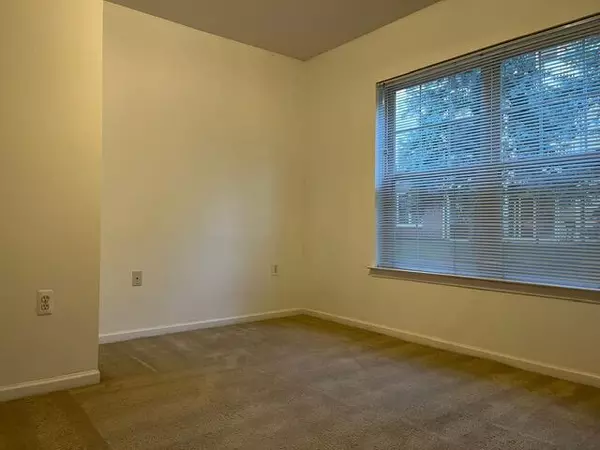 Ann Arbor, MI 48105,2652 S Knightsbridge