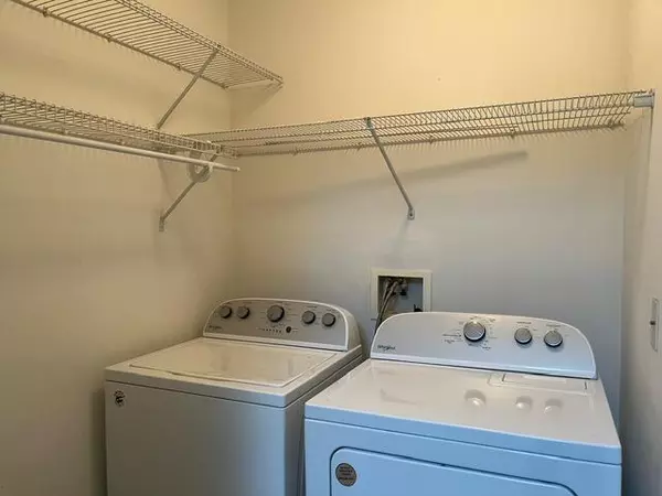 Ann Arbor, MI 48105,2652 S Knightsbridge