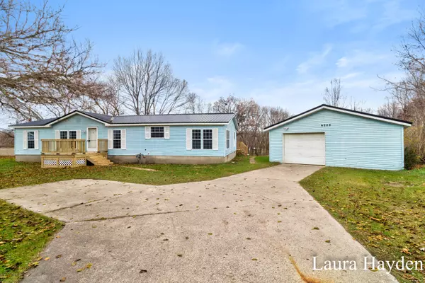 6220 W Riverside Drive, Saranac, MI 48881