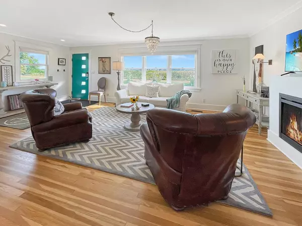 Three Oaks, MI 49128,18312 Avery Road