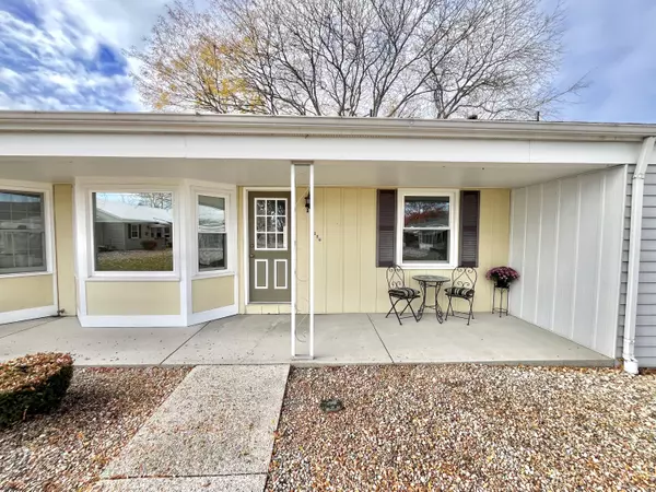 1002 Village Lane, Jenison, MI 49428