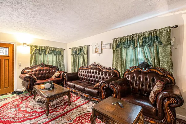 Grand Rapids, MI 49507,927 Merrifield SE Street