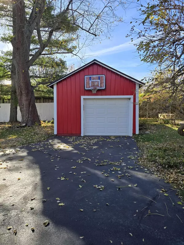 Hillsdale, MI 49242,180 Reading Avenue