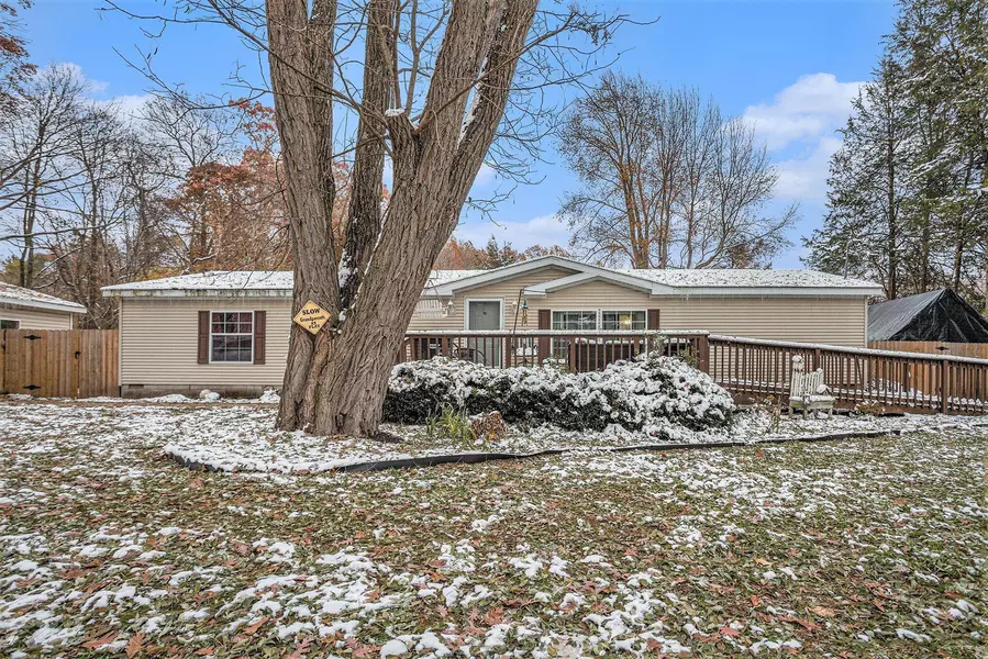 1585 Richards Drive, Allegan, MI 49010