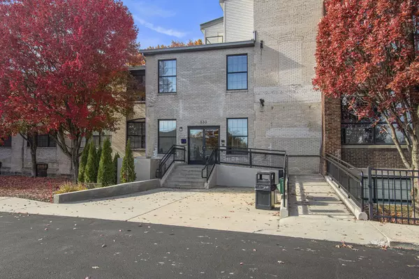 Holland, MI 49423,533 Columbia Avenue #121