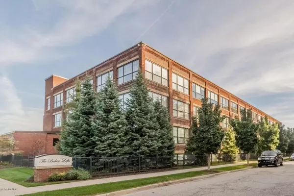 533 Columbia Avenue #121, Holland, MI 49423