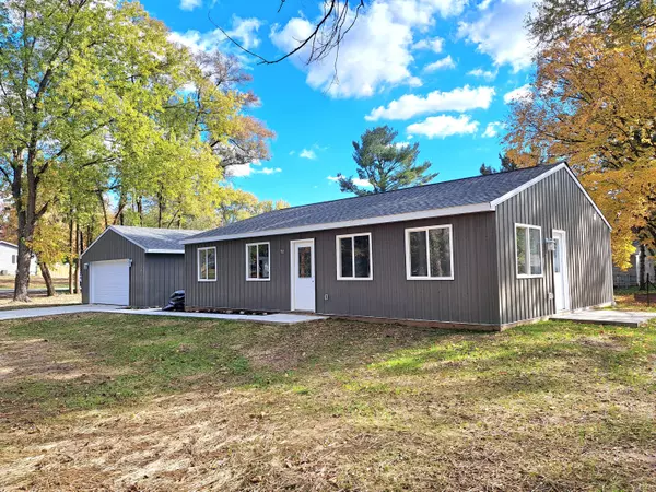 701 Lakeview Road, Paw Paw, MI 49079