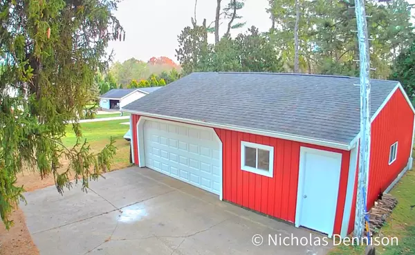 Grand Ledge, MI 48837,7072 N River Highway