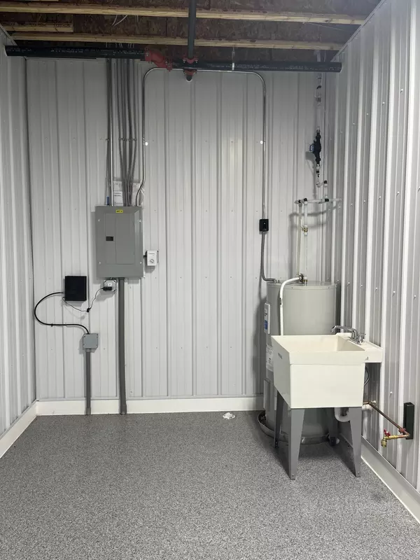 Ludington, MI 49431,1009 Conrad Industrial Drive #11