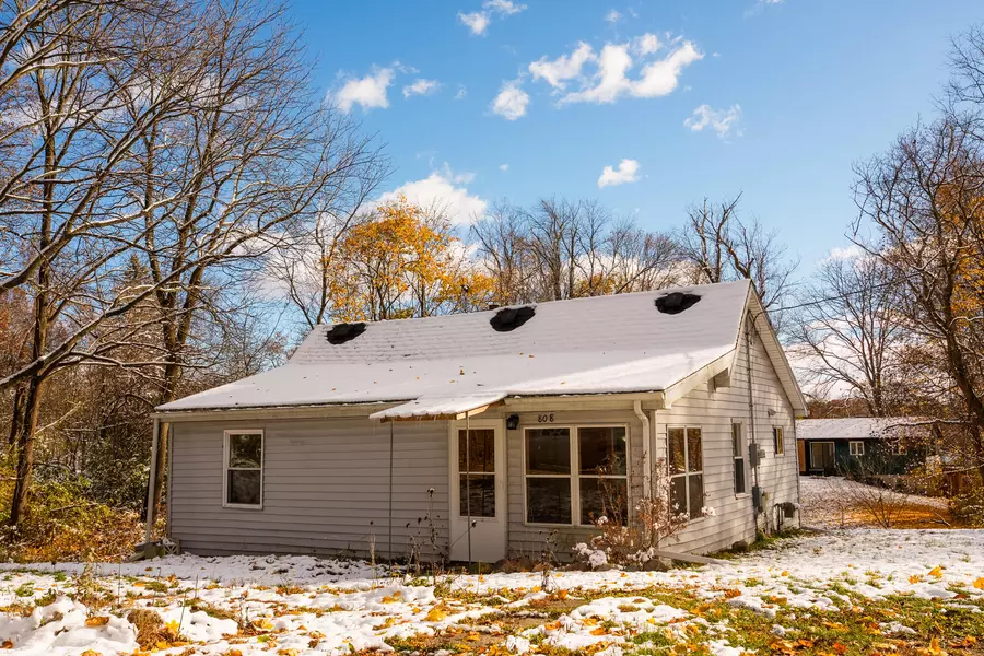 808 Clinton Street, Marshall, MI 49068