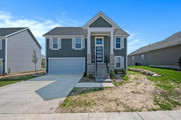 Caledonia, MI 49316,7468 Traditional SE Court