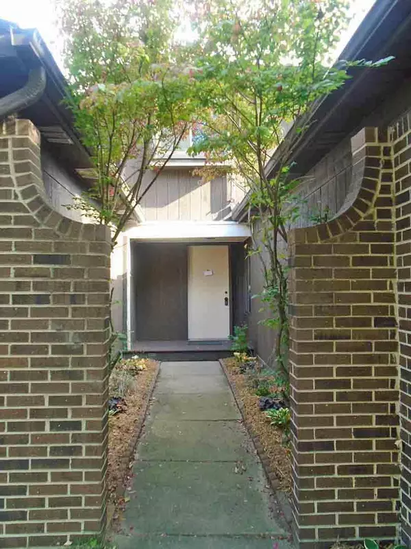 Ann Arbor, MI 48105,2547 Meade Court