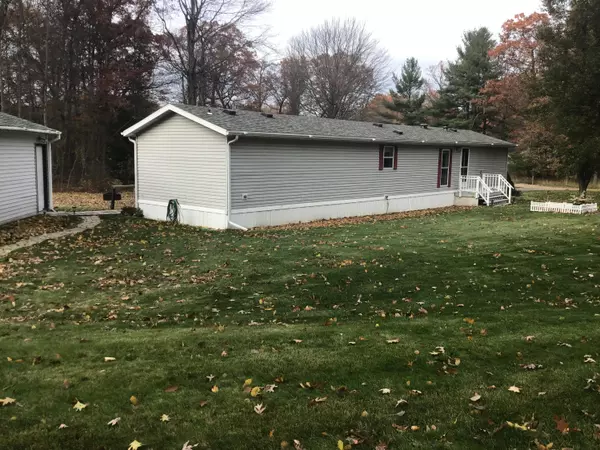 White Cloud, MI 49349,2567 S Sportsman Drive