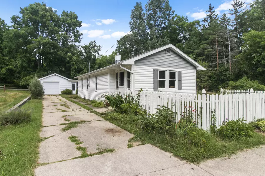 1063 Harding NW Street, Grand Rapids, MI 49544